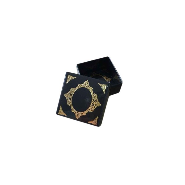Kervan Komple Karton Kutu Saray Desen Gold Yaldız 4X4X2 CM (50 Adet) Siyah Kervan Komple Karton Kutu Saray Desen Gold Yaldız 4X4X2 CM (50 Adet) Siyah