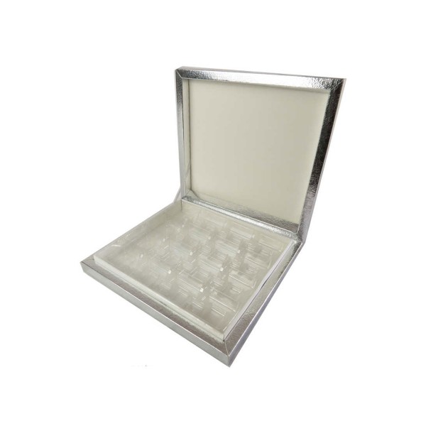 Kervan Karton Çikolata Kutusu 16'lı Separatörlü 23.5 X 22.5 CM   Gümüş